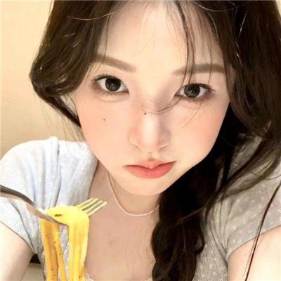 踉跄女孩